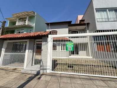 Sobrado com 4 Quartos à venda, 279m² no Vila Jardim, Porto Alegre
