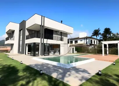 Fazenda/Sítio com 4 Quartos à venda, 450m² no Centro, Vargem