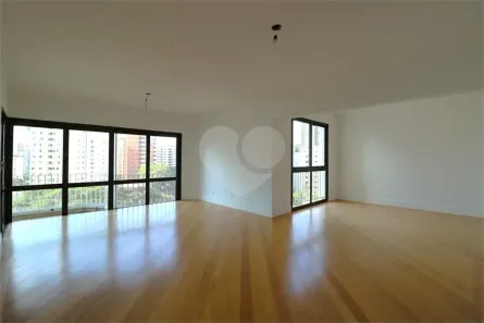 Apartamento com 3 Quartos para alugar, 177m² no Moema, São Paulo