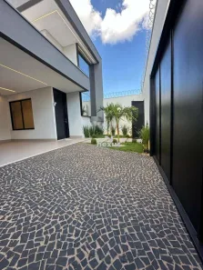 Casa com 3 Quartos à venda, 202m² no Novo Mundo, Uberlândia