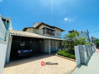Casa com 5 Quartos à venda, 340m² no Praia dos Amores, Balneário Camboriú