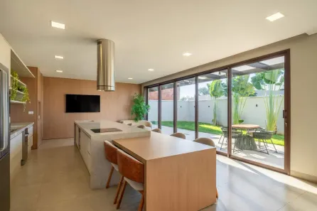 Casa de Condomínio com 4 Quartos à venda, 300m² no Village do Lago, Três Lagoas