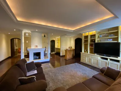 Casa com 4 Quartos à venda, 840m² no Valparaíso, Petrópolis