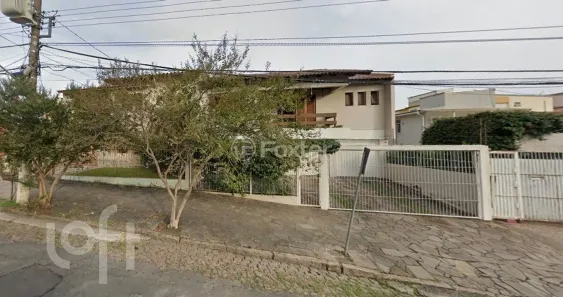 Casa com 3 Quartos à venda, 309m² no Jardim do Salso, Porto Alegre