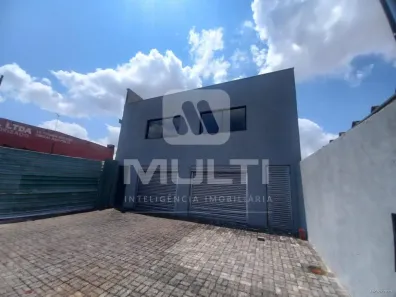 Casa com 2 Quartos para alugar, 600m² no Nossa Senhora Aparecida, Uberlândia