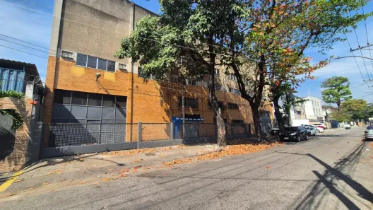 Galpão/Depósito/Armazém para alugar, 1974m² no Olaria, Rio de Janeiro