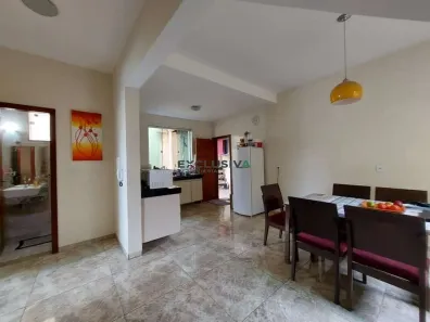 Casa com 3 Quartos à venda, 104m² no Sapucaia II, Contagem