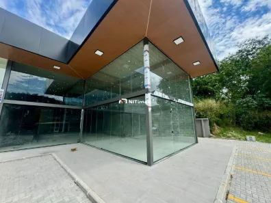 Ponto Comercial para alugar, 225m² no Badu, Niterói