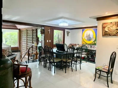 Casa com 4 Quartos à venda, 1000m² no Espírito Santo, Porto Alegre