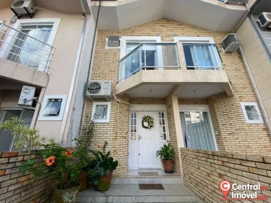 Casa com 3 Quartos à venda, 110m² no Centro, Camboriú