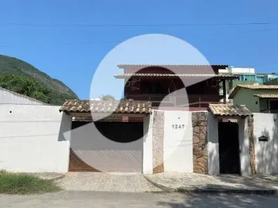 Casa com 4 Quartos à venda, 400m² no Itaipu, Niterói