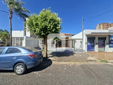 Casa com 3 Quartos para alugar, 135m² no Martins, Uberlândia