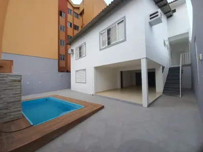 Prédio Comercial com 8 Quartos para alugar, 360m² no Areão, Cuiabá