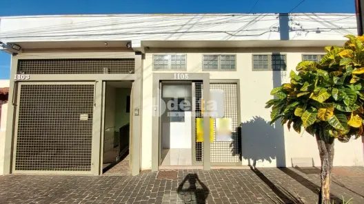 Ponto Comercial para alugar, 30m² no Daniel Fonseca, Uberlândia