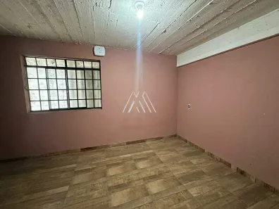 Casa com 6 Quartos para alugar, 230m² no Universitário, Itaúna