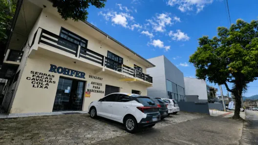 Apartamento com 3 Quartos para alugar, 85m² no Iririú, Joinville