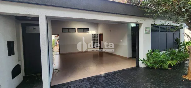 Casa com 4 Quartos à venda, 273m² no Jardim Karaíba, Uberlândia