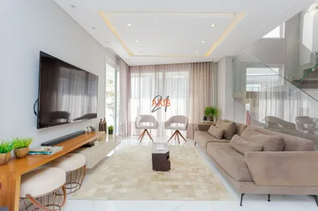 Casa de Condomínio com 3 Quartos à venda, 254m² no Uberaba, Curitiba