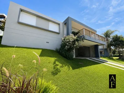 Casa com 3 Quartos à venda, 160m² no Morrinhos, Garopaba