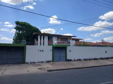 Imóvel Comercial com 4 Quartos para alugar, 1000m² no Noivos, Teresina
