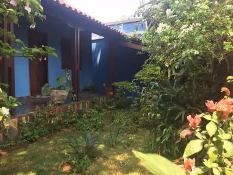 Casa com 3 quartos — Santa Amélia, Belo Horizonte