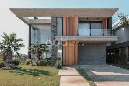 Sobrado com 5 Quartos à venda, 436m² no Centro, Xangri-lá