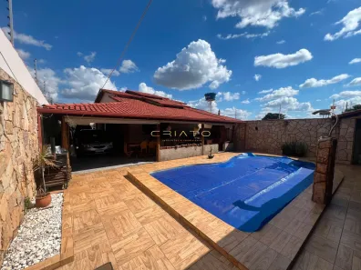 Casa com 4 Quartos à venda, 250m² no Vila São Joaquim, Anápolis