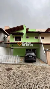 Casa de Condomínio com 3 Quartos à venda, 135m² no Sapiranga-Coité, Fortaleza