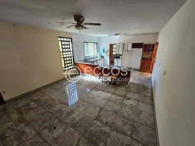 Casa com 4 Quartos à venda, 457m² no Santa Maria, Uberaba