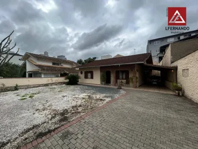 Casa com 3 Quartos para alugar, 132m² no Vila Nova, Blumenau