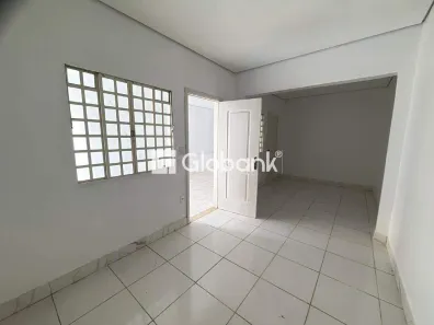 Ponto Comercial para alugar, 70m² no Centro, Montes Claros