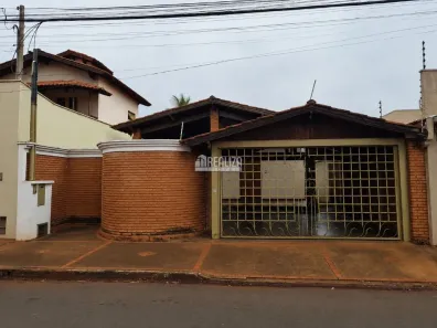 Casa com 3 Quartos à venda, 181m² no Conjunto Habitacional Assad Salim, Igarapava