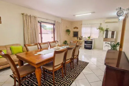 Casa com 5 Quartos à venda, 238m² no Bela Vista, Gaspar