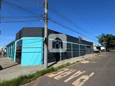 Ponto Comercial para alugar, 340m² no Brasil, Uberlândia
