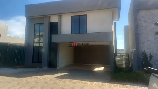 Sobrado com 3 Quartos à venda, 200m² no Conjunto Habitacional Alexandre Urbanas, Londrina