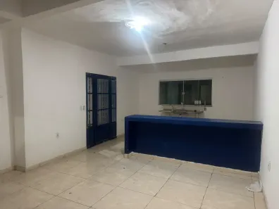 Casa com 2 Quartos para alugar, 120m² no Santa Maria, Brasília
