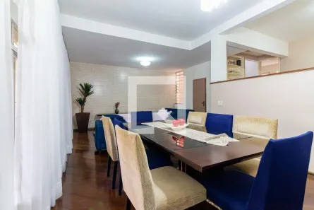 Casa com 4 Quartos à venda, 240m² no Jardim Cidália, São Paulo