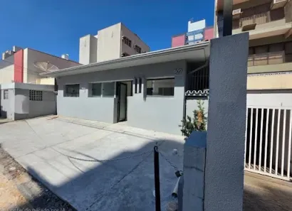 Imóvel Comercial com 2 Quartos para alugar, 499m² no Vila Itapura, Campinas