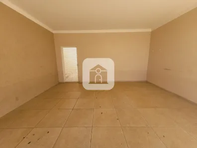 Casa com 3 Quartos para alugar, 200m² no Jardim Inconfidência, Uberlândia