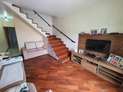 Sobrado com 4 Quartos à venda, 189m² no Parque Jaçatuba, Santo André