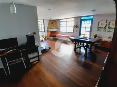 Casa com 3 Quartos à venda, 160m² no Badu, Niterói