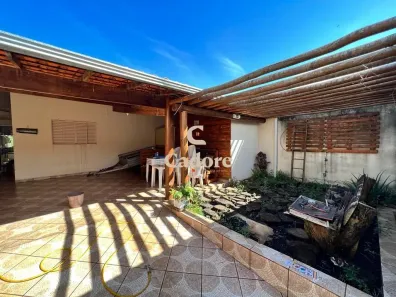 Casa com 3 Quartos à venda, 220m² no Novo Mundo, Uberlândia