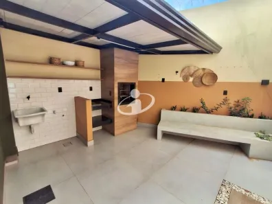 Casa com 2 Quartos para alugar, 94m² no Segismundo Pereira, Uberlândia