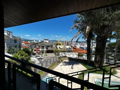 Casa com 4 Quartos à venda, 450m² no Abraão, Florianópolis