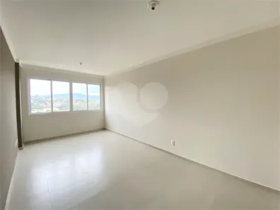 Apartamento com 2 Quartos para alugar, 49m² no Bom Jesus, Porto Alegre