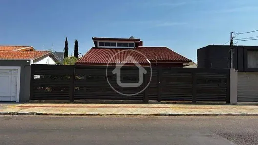Sobrado com 5 Quartos à venda, 226m² no Vila Gomes, Campo Grande