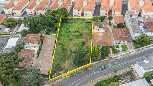Lote/Terreno com 1 Quarto à venda, 1426m² no Seminário, Curitiba