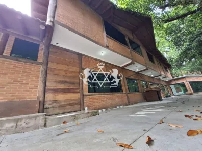 Sobrado com 3 Quartos à venda, 400m² no Cantagalo, Caraguatatuba