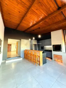 Sobrado com 3 Quartos à venda, 160m² no Brasília, Cascavel