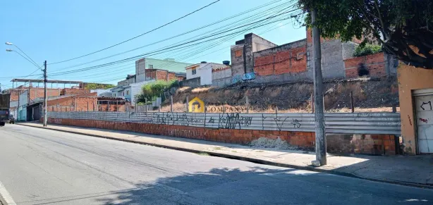 à venda, 1250m² no Parque das Laranjeiras, Sorocaba